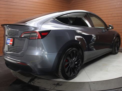 Used 2023 Tesla Model Y Performance image 19