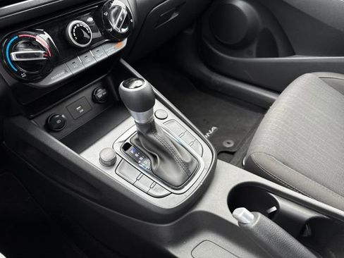 Used 2022 Hyundai Kona SEL image 27