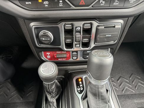 Used 2025 Jeep Wrangler Unlimited Rubicon 392 AWD/4WD image 25
