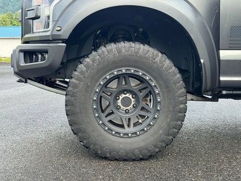Used 2019 Ford F150 Raptor w/ Equipment Group 802A Luxury AWD/4WD image 11