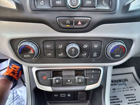 Used 2023 GMC Terrain SLE w/ Driver Convenience Package AWD/4WD image 19