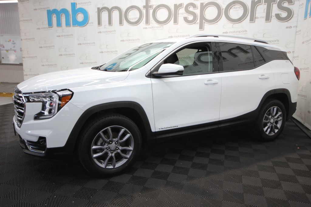 Used 2023 GMC Terrain SLT AWD/4WD image 2