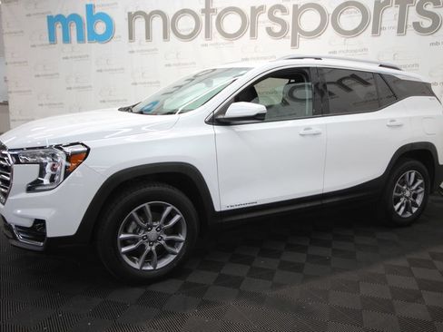 Used 2023 GMC Terrain SLT AWD/4WD image 2