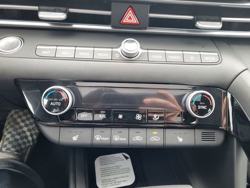 New 2026 Hyundai Elantra Limited FWD image 25