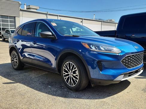 Used 2022 Ford Escape SE image 3