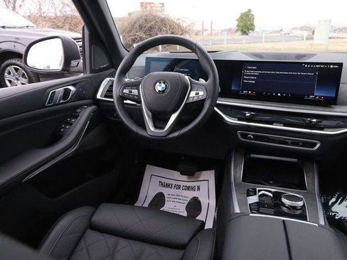 Used 2025 BMW X5 xDrive40i w/ Climate Comfort Package image 21
