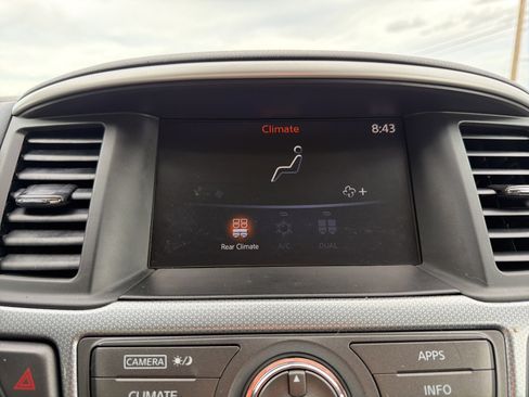 Used 2017 Nissan Pathfinder SL image 35