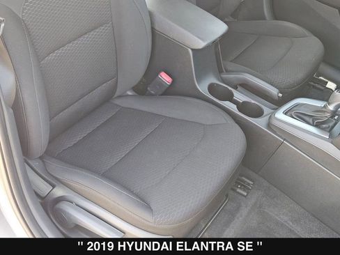 Used 2019 Hyundai Elantra SE w/ Cargo Package image 32