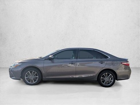 Used 2017 Toyota Camry SE image 9