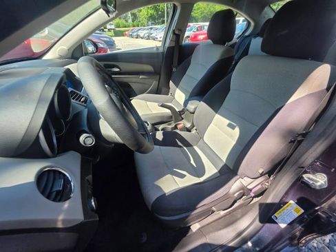 Used 2015 Chevrolet Cruze LS FWD image 14