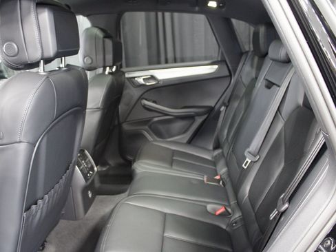 New 2026 Porsche Macan image 21