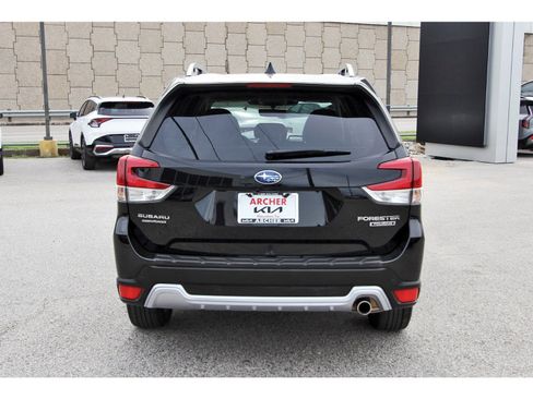 Used 2023 Subaru Forester Touring image 6