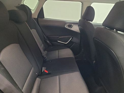 Used 2025 Kia Soul LX image 19