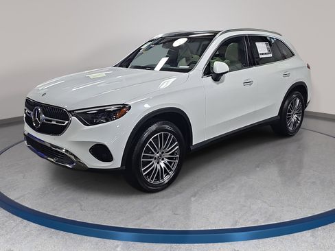 Certified 2026 Mercedes-Benz GLC 300 image 1