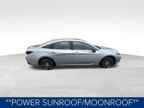 Used 2021 Toyota Avalon Touring image 3