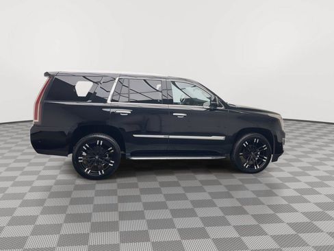 Used 2019 Cadillac Escalade Luxury AWD/4WD image 45