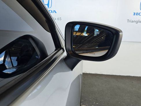 Used 2019 Toyota Yaris L FWD image 17