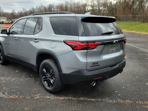 Used 2023 Chevrolet Traverse LT image 9