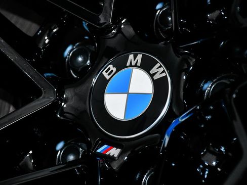 Used 2025 BMW M3 RWD image 91