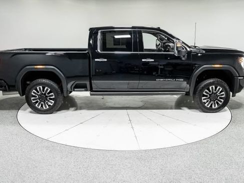 Used 2026 GMC Sierra 2500 Denali Ultimate AWD/4WD image 8