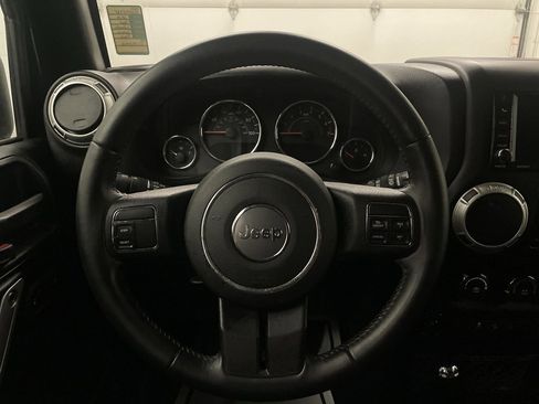 Used 2018 Jeep Wrangler Unlimited Sahara w/ Dual Top Group image 5