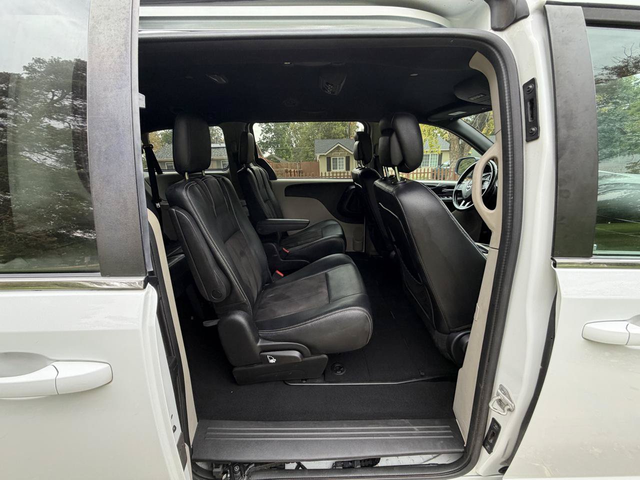 Used 2019 Dodge Grand Caravan SXT FWD image 19