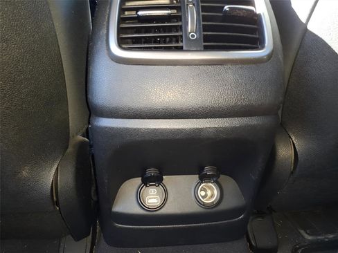 Used 2019 Kia Sorento LX image 17