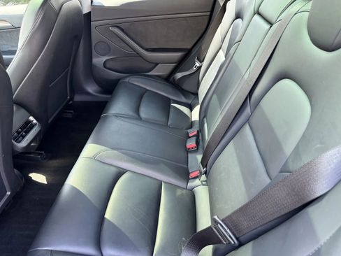 Used 2023 Tesla Model 3 Standard Range image 9