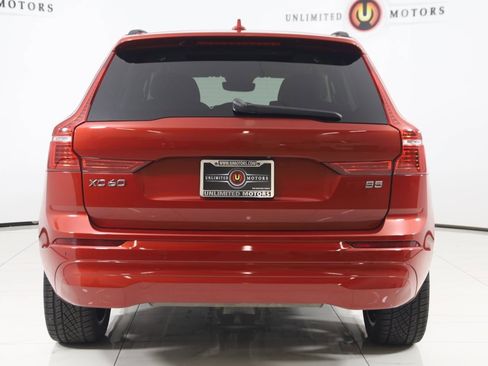 Used 2022 Volvo XC60 B5 Momentum image 50