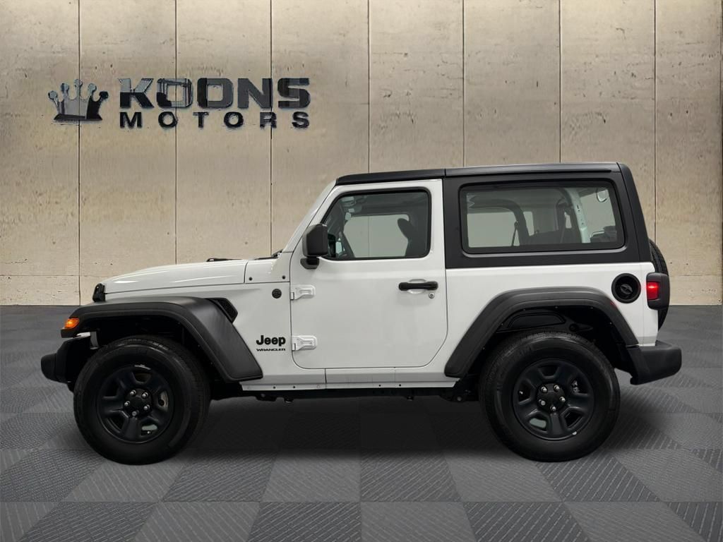 Used 2022 Jeep Wrangler Sport AWD/4WD image 4