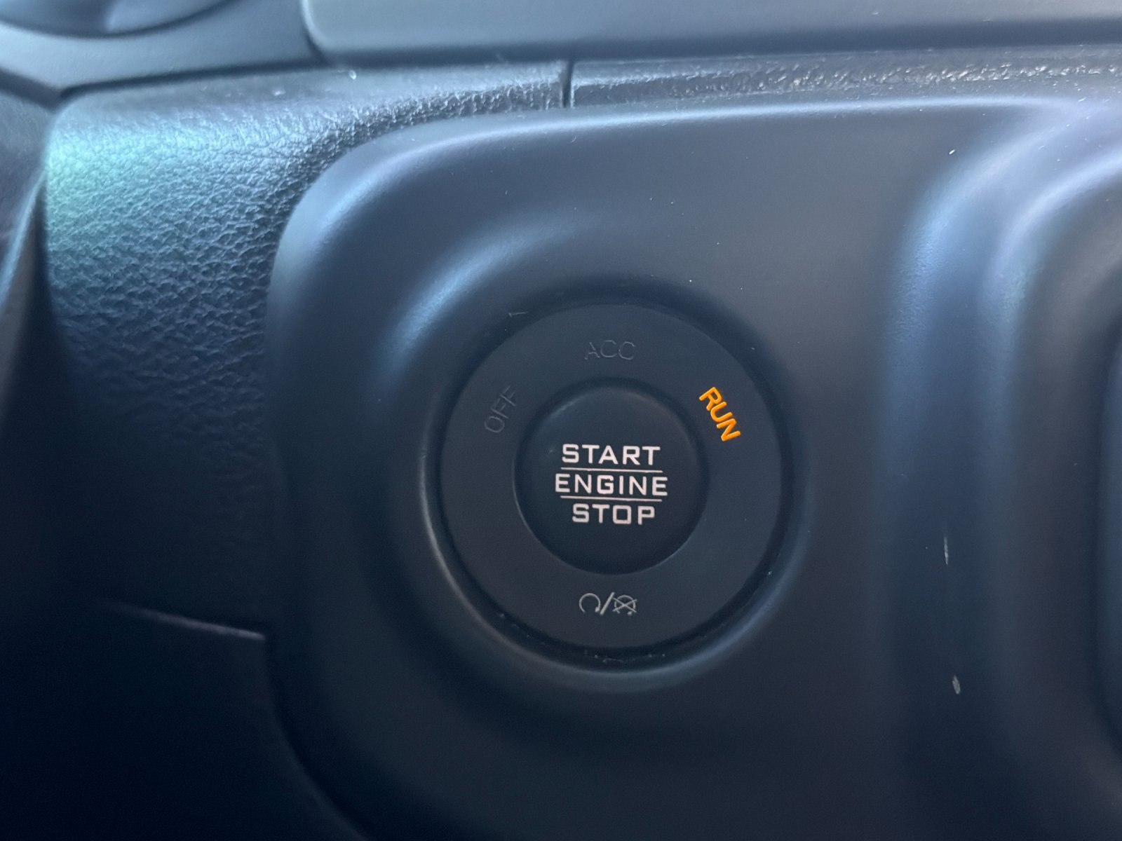 Used 2018 Jeep Wrangler Unlimited Sahara AWD/4WD image 26