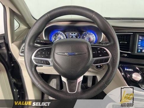 Used 2021 Chrysler Voyager Lxi FWD image 16