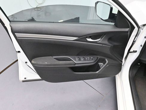 Used 2020 Honda Civic LX image 9