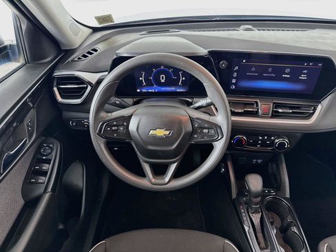 Used 2024 Chevrolet TrailBlazer LS w/ LS Convenience Package AWD/4WD image 21