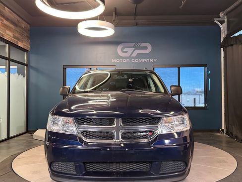 Used 2020 Dodge Journey SE FWD image 8