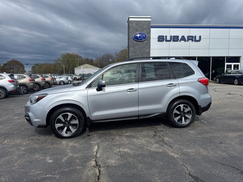 Used 2018 Subaru Forester 2.5i Limited AWD/4WD image 4