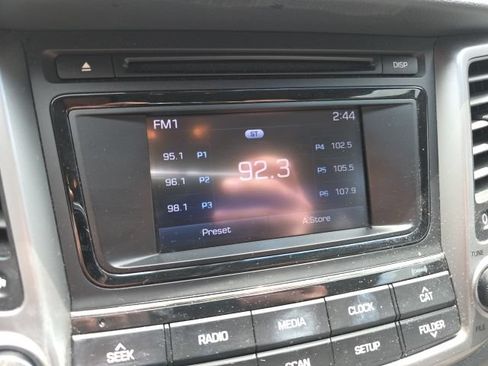 Used 2017 Hyundai Tucson SE w/ SE Popular Package 02 AWD/4WD image 17