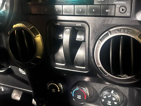 Used 2012 Jeep Wrangler Sport image 14