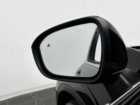 Used 2024 Mitsubishi Outlander SE Black Edition image 14