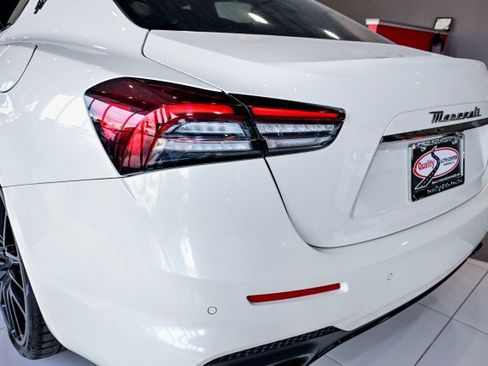 Used 2022 Maserati Ghibli Modena image 14