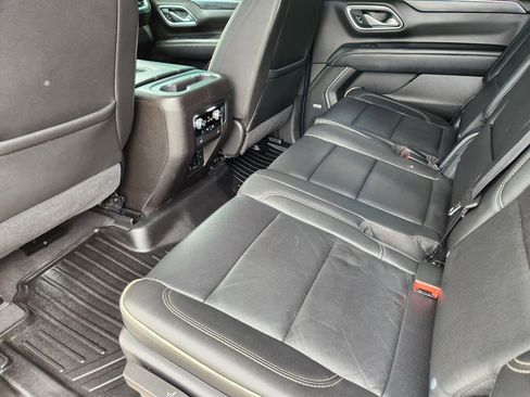 Used 2021 GMC Yukon XL SLT AWD/4WD image 9