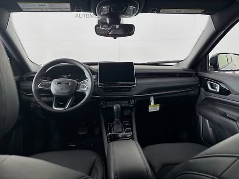 New 2026 Jeep Compass Latitude AWD/4WD image 18