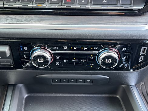 New 2026 GMC Sierra 2500 SLT w/ SLT Premium Package AWD/4WD image 30