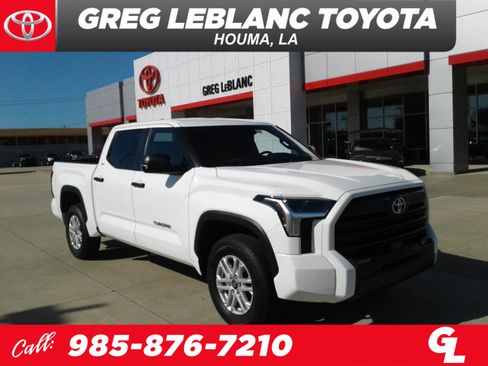 Used 2025 Toyota Tundra SR5 w/ SR5 Convenience Package image 1