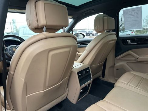 Used 2020 Porsche Cayenne AWD/4WD image 40