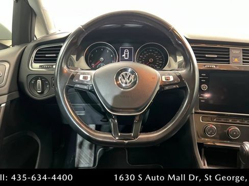 Used 2018 Volkswagen Golf SE image 12