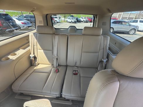 Used 2012 Chevrolet Suburban LTZ AWD/4WD image 8