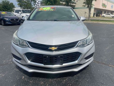 Used 2018 Chevrolet Cruze LS FWD image 2