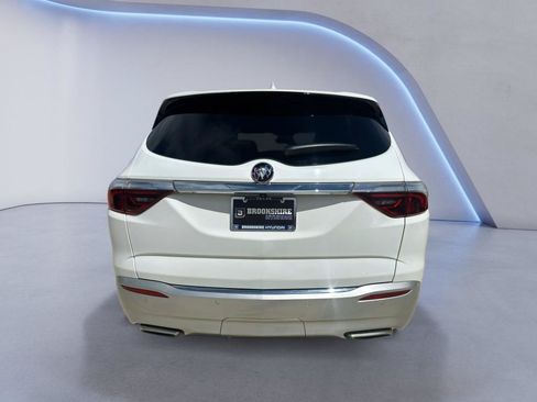 Used 2023 Buick Enclave Essence FWD image 3