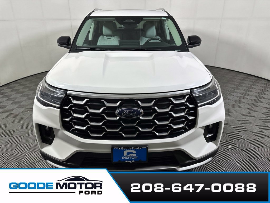 Used 2025 Ford Explorer Platinum w/ Ultimate Package AWD/4WD image 3